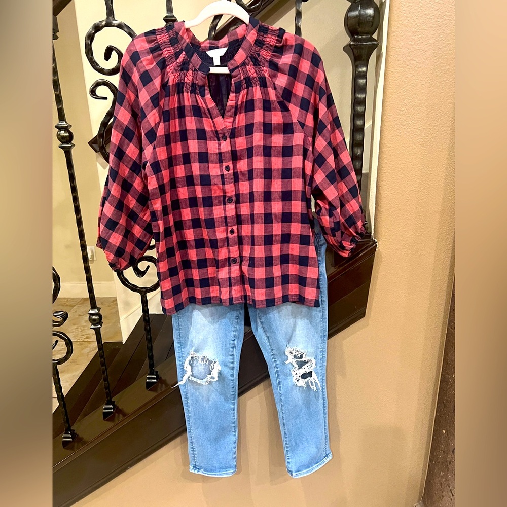 Women's Round Neck Classic Plaid Elastic 3/4 Sleeve Button Down Shirt Blouse.